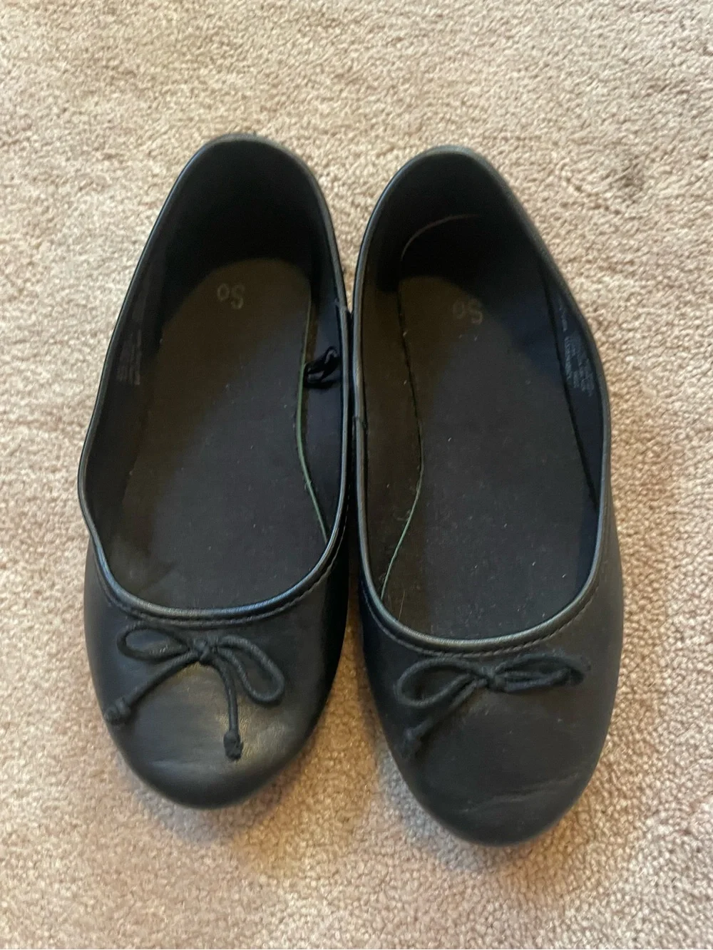 Classic Black Ballet Flats with Bow